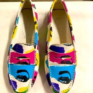 90’s neon Tod’s women’s Gommini driving shoe 35.5